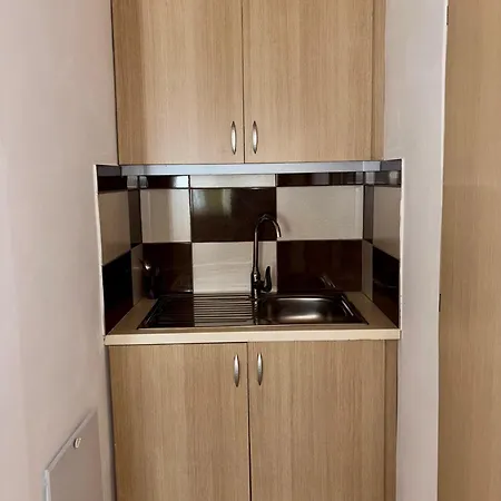 Eqerem Dauti بيت ضيافة *