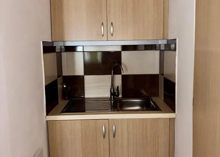 Eqerem Dauti Maison d'hôtes *